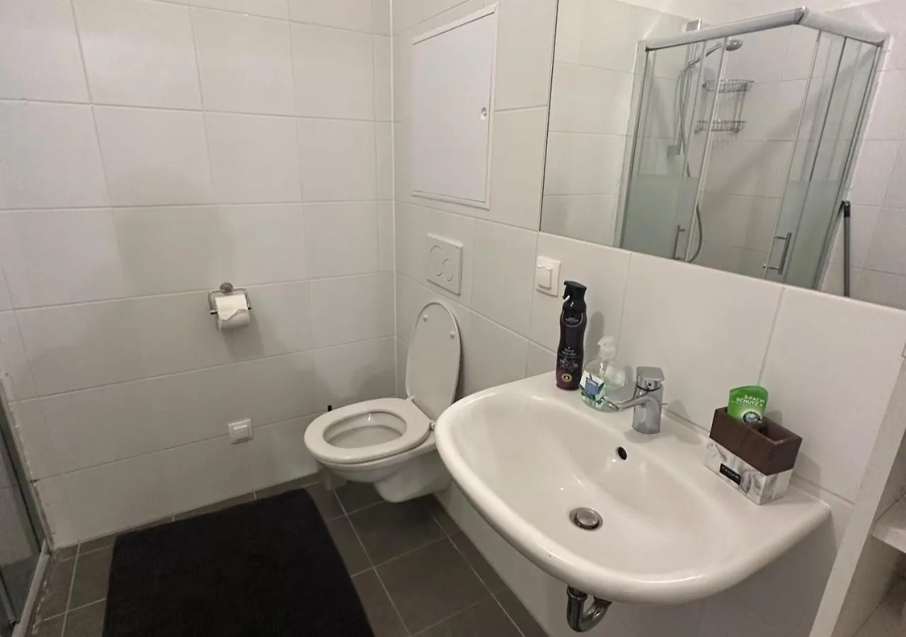 Cozy Two-Room Apartment Near Vic Wiedeń